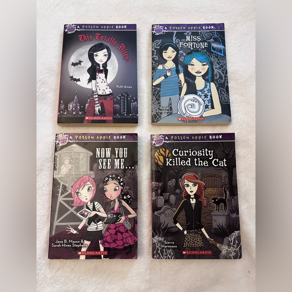 Scholastic Poison Apple Books - 4 of the many - Picture 1 of 5